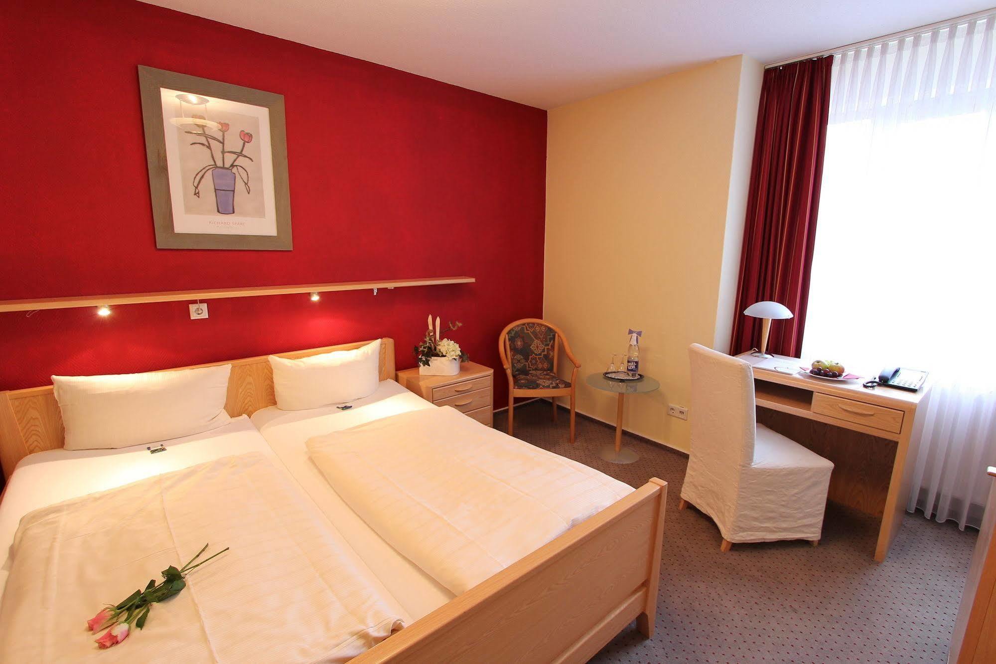 Akzent Hotel Restaurant Jonathan Lippstadt Buitenkant foto